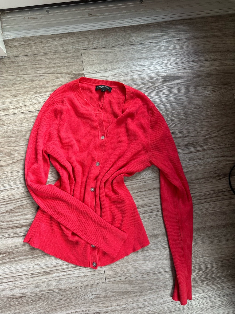 Banana Republic Women’s Button Cardigan Bright Red Ribbed 100% Merino Wool